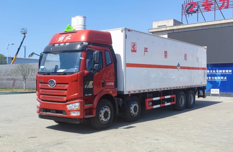 9米6解放32吨杂项运输车