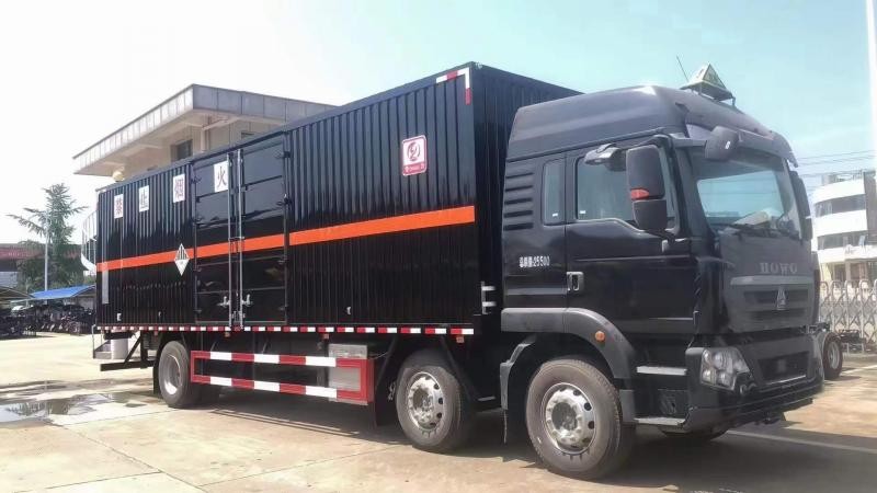 9米6重汽豪沃25.5吨杂项运输车
